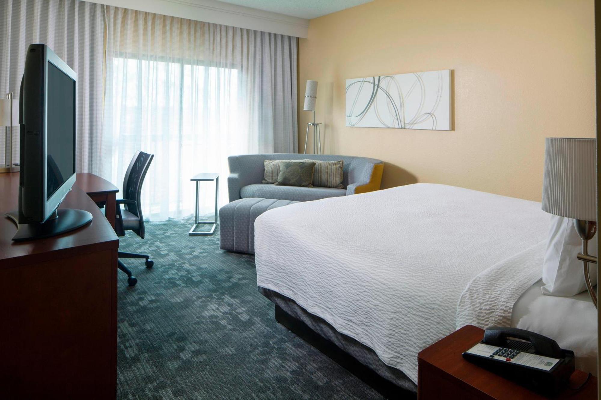 Courtyard By Marriott Huntsville University Drive Extérieur photo