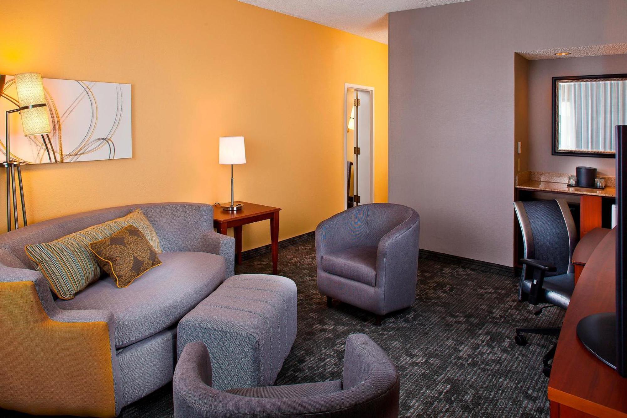Courtyard By Marriott Huntsville University Drive Extérieur photo