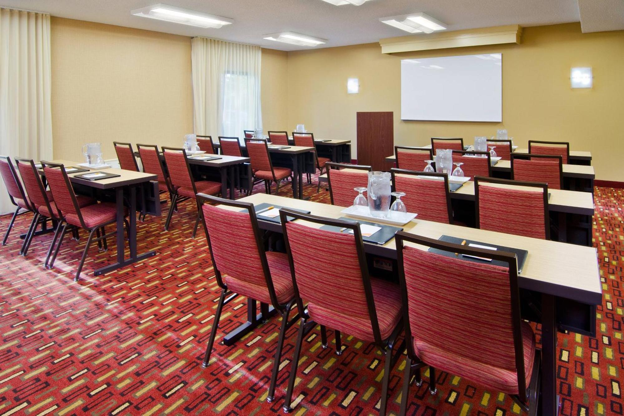 Courtyard By Marriott Huntsville University Drive Extérieur photo