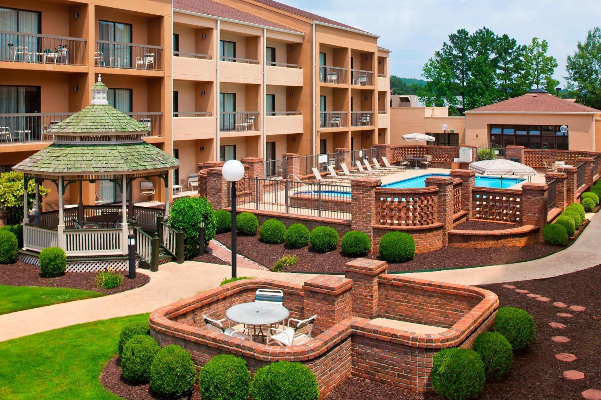 Courtyard By Marriott Huntsville University Drive Extérieur photo