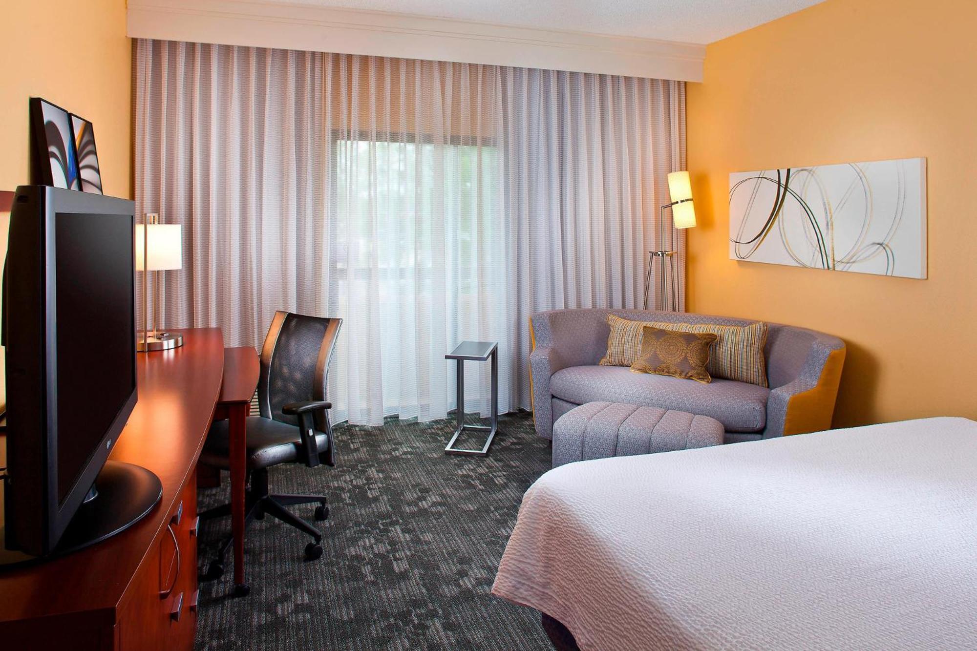 Courtyard By Marriott Huntsville University Drive Extérieur photo