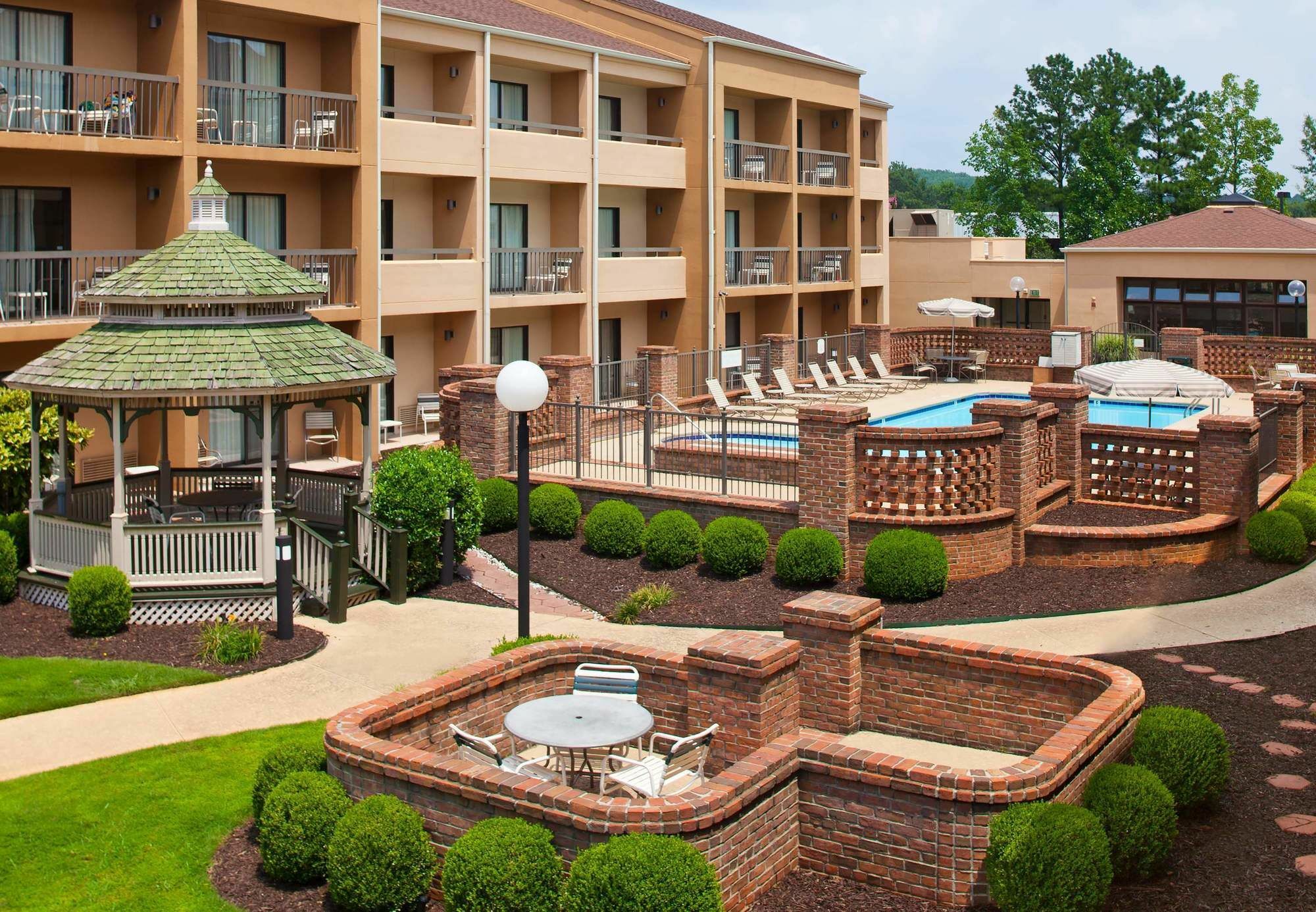 Courtyard By Marriott Huntsville University Drive Extérieur photo