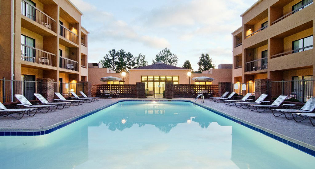 Courtyard By Marriott Huntsville University Drive Extérieur photo